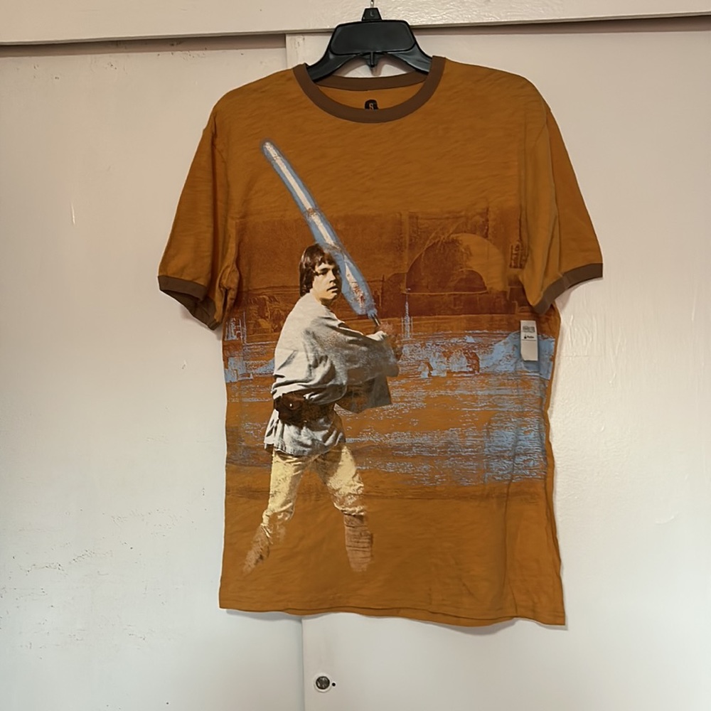 Disney  Star Wars  t shirt size small nwt